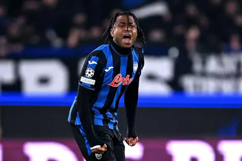 سبورت: برشلونة مهتم بضم لوكمان 